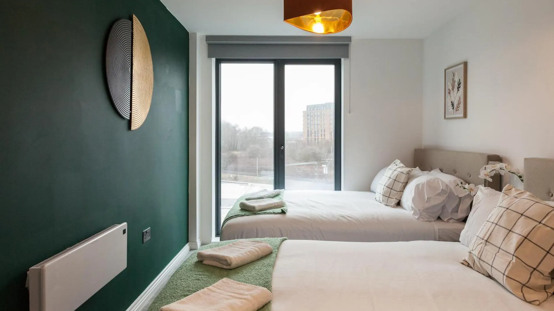 Springwell Gardens Apartments Near Leeds Station & City Centre Λιντς