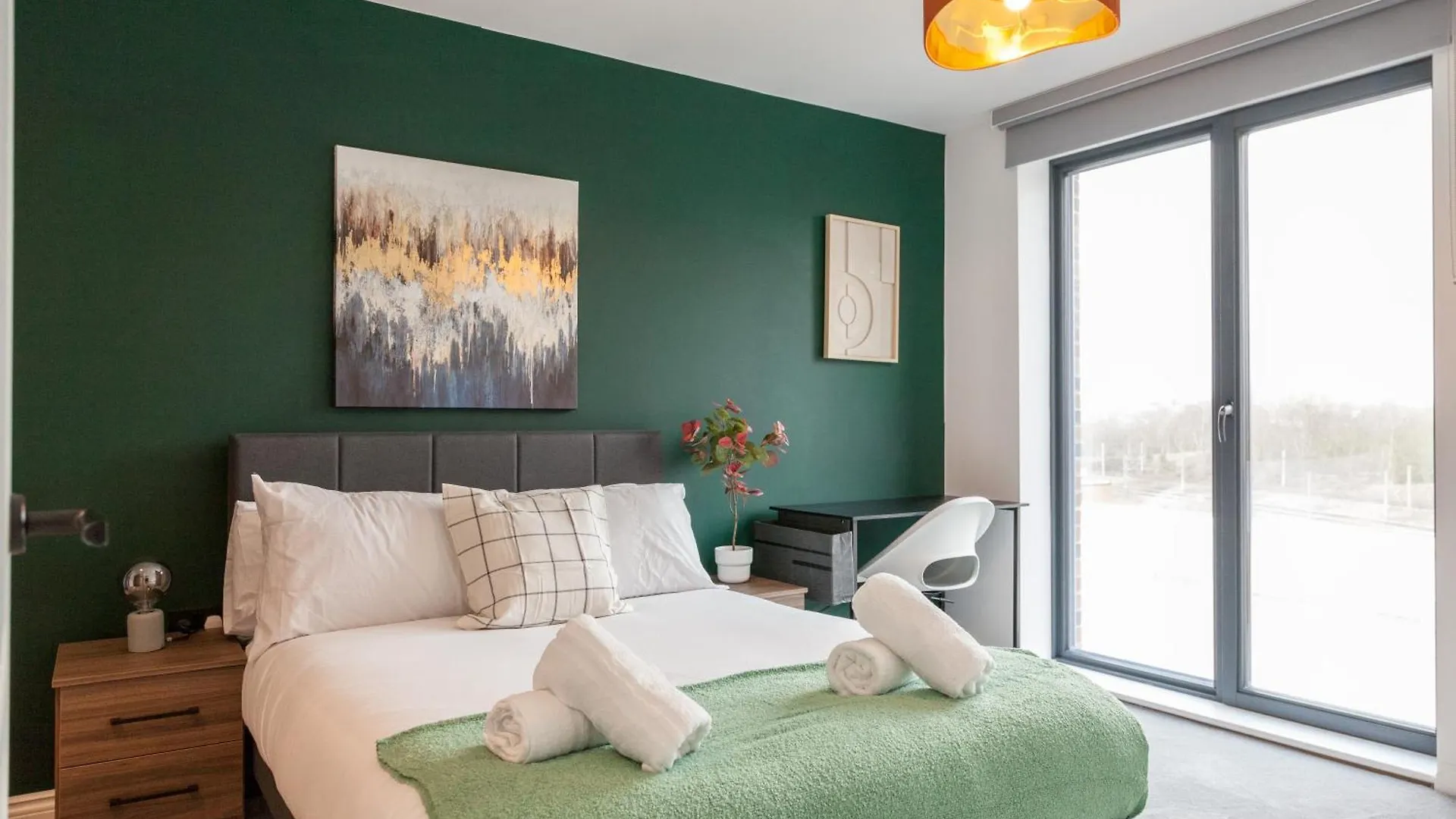 Springwell Gardens Apartments Near Leeds Station & City Centre  Λιντς