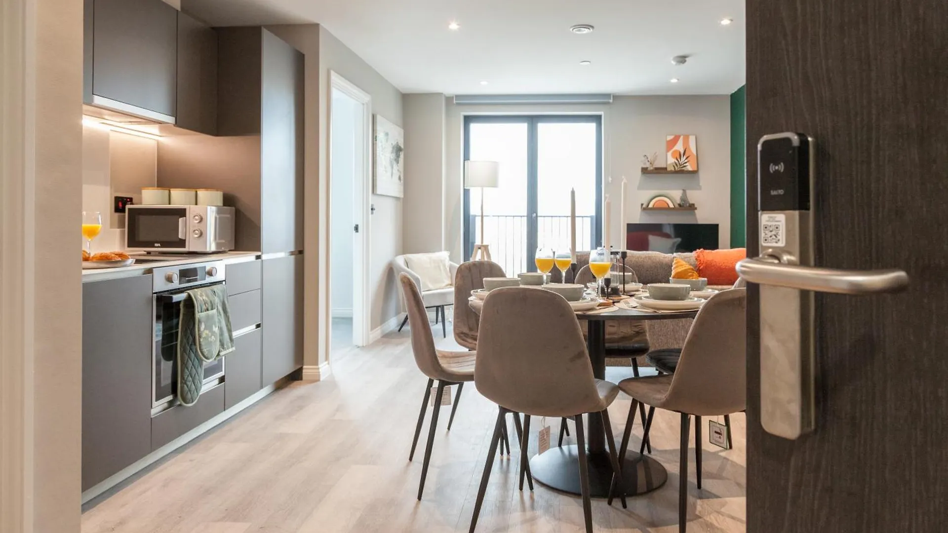 Springwell Gardens Apartments Near Leeds Station & City Centre