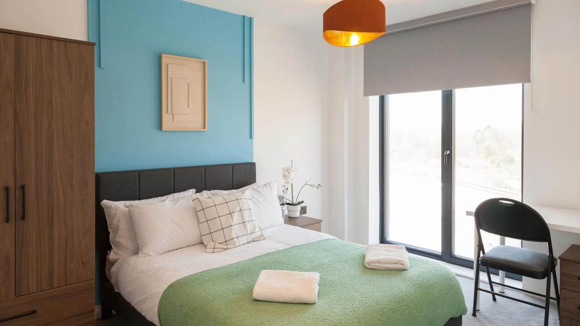 Springwell Gardens Apartments Near Leeds Station & City Centre
