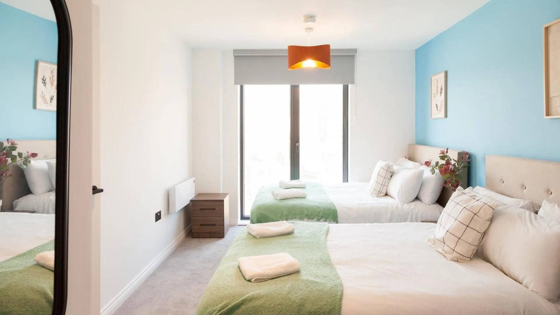 Springwell Gardens Apartments Near Leeds Station & City Centre