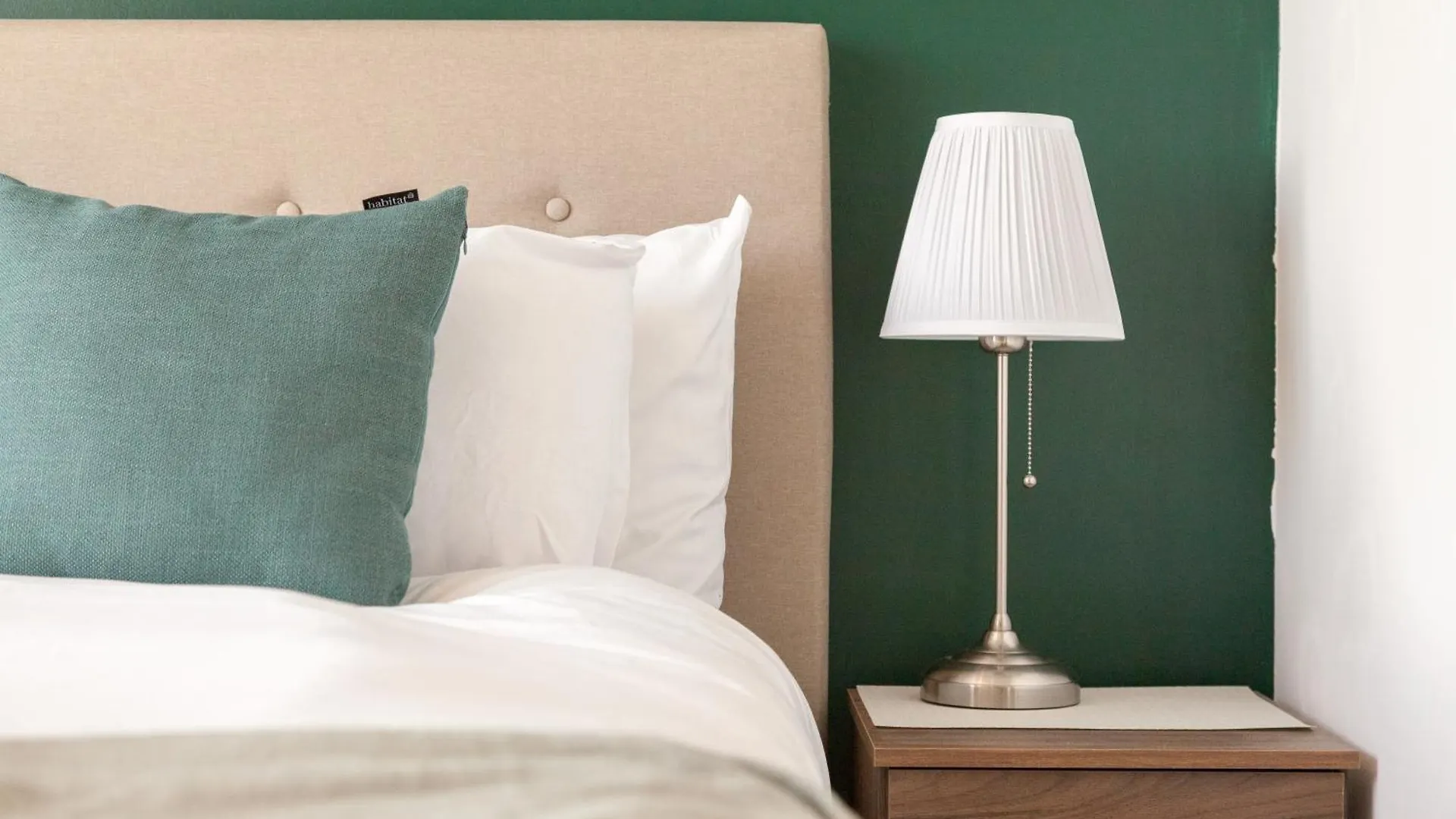 Springwell Gardens Apartments Near Leeds Station & City Centre
