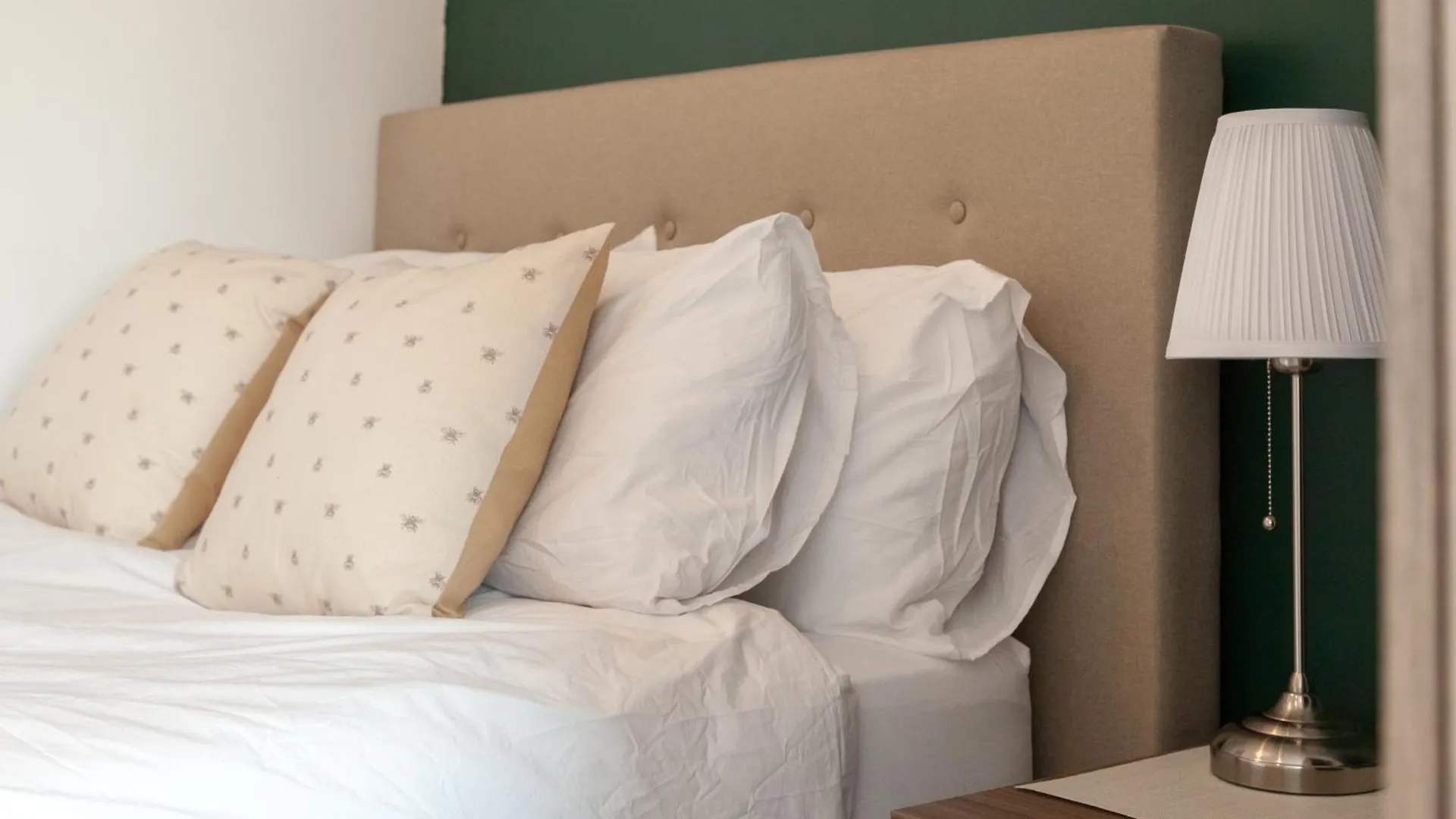Springwell Gardens Apartments Near Leeds Station & City Centre