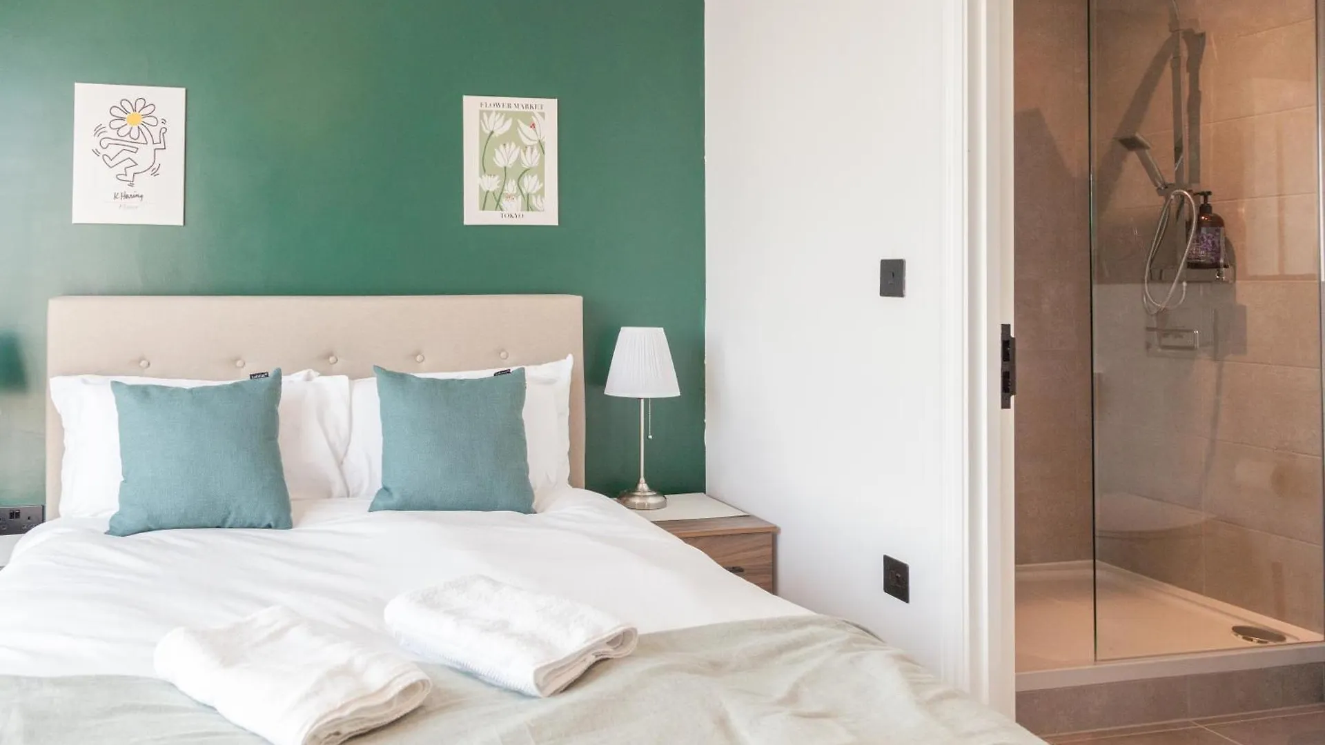 Springwell Gardens Apartments Near Leeds Station & City Centre  Λιντς